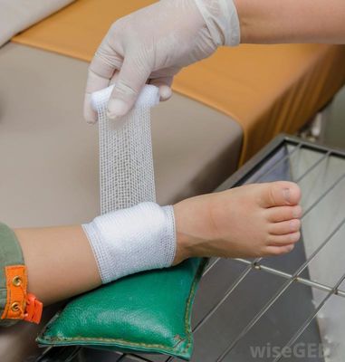 Gauze Roll Medical 100% Cotton Dressing Gauze and Bandage Roll ISO Approved Sterile